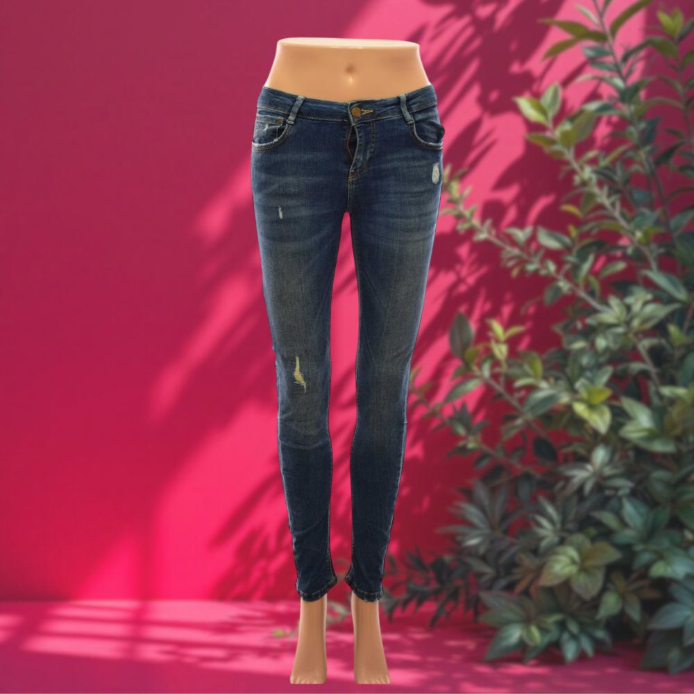 CRM Ripped/Tattered Jeans Pants - LADIES