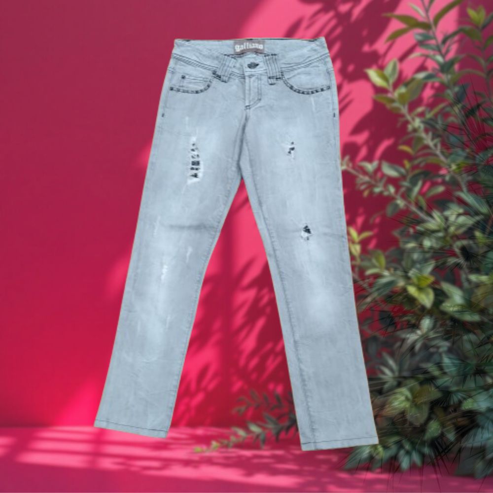 CRM Ripped/Tattered Jeans Pants - LADIES